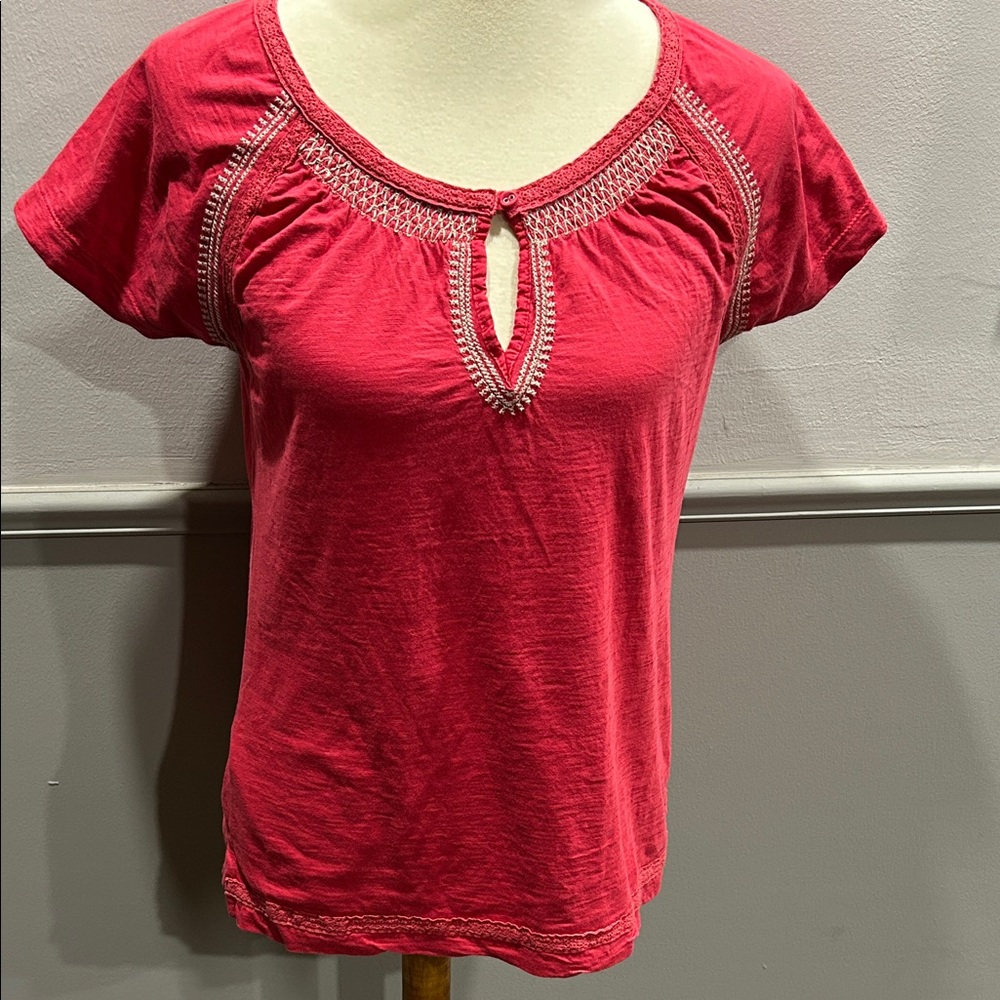 Women's Keyhole Top